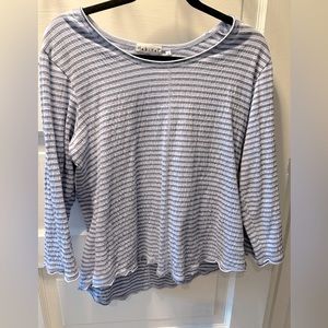 Habitat 3/4 sleeve t- shirt with lettuce border detail, size M.